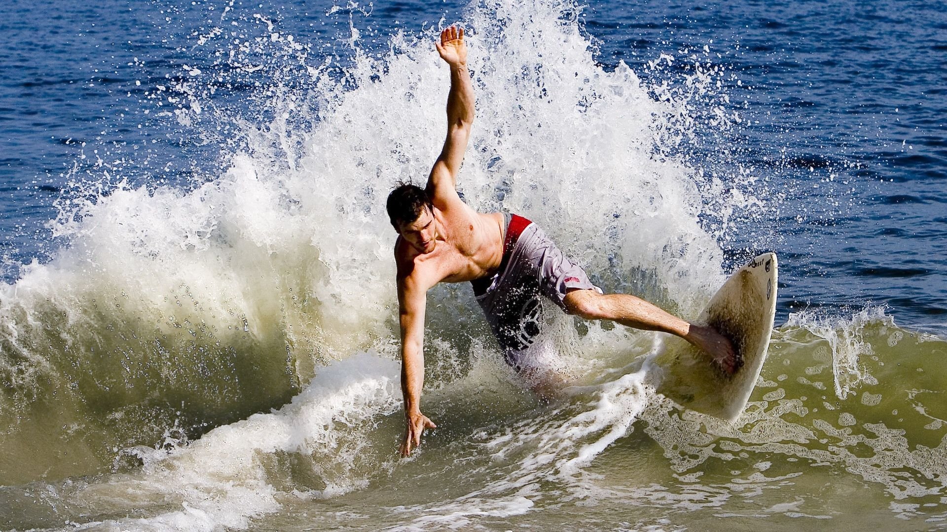 _极地冰川徒步：挑战极端天气条件_，极地冰川保湿套装